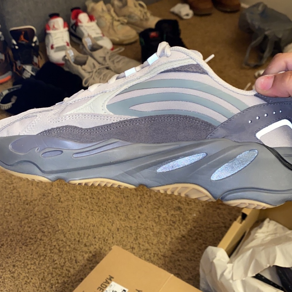 Yeezy boost 700s tephras